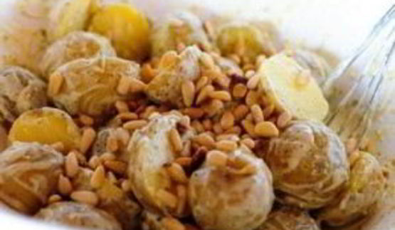 картофельный салат с лимоном и базиликом