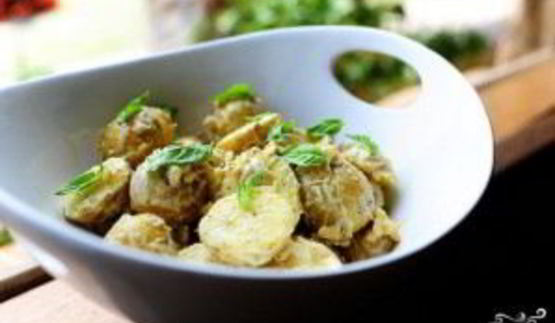 картофельный салат с лимоном и базиликом