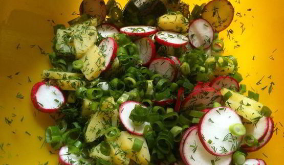 картофельный салат с редисом