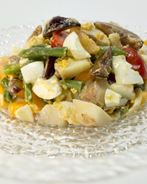 Картофельный салат со сливой и желтковой заправкой