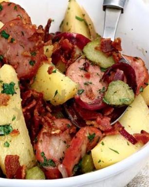 Немецкий картофельный салат с копченой колбасой