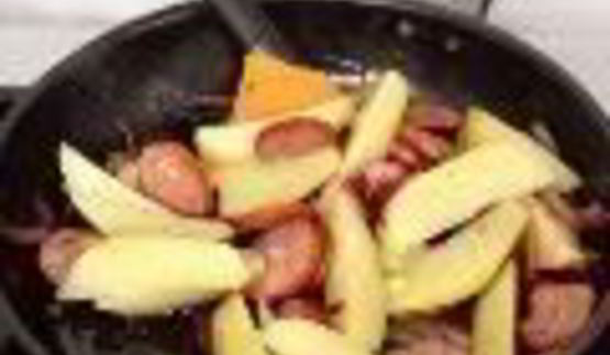 немецкий картофельный салат с копченой колбасой