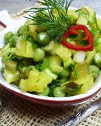 Салат из картофеля и огурцов