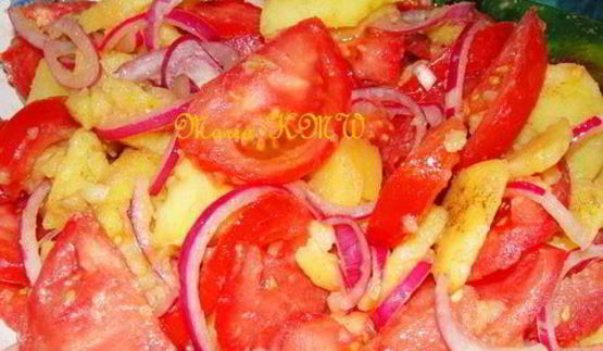 салат картофельный с помидорами