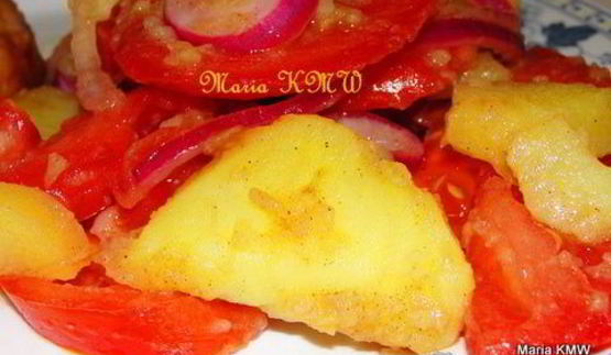 салат картофельный с помидорами
