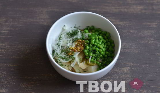 салат с картофелем и зеленым горошком