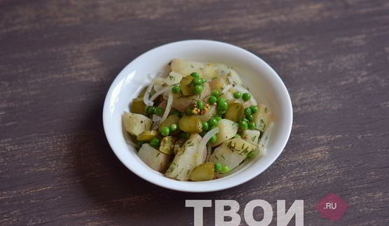 салат с картофелем и зеленым горошком