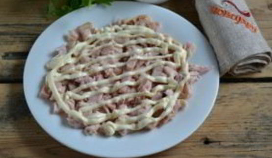 салат с картофельной стружкой