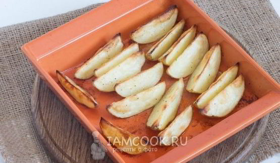 салат с запеченным картофелем