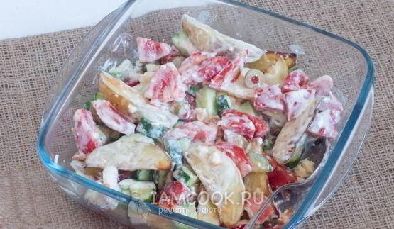 салат с запеченным картофелем
