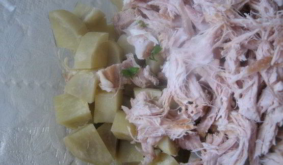 теплый картофельный салат с телятиной