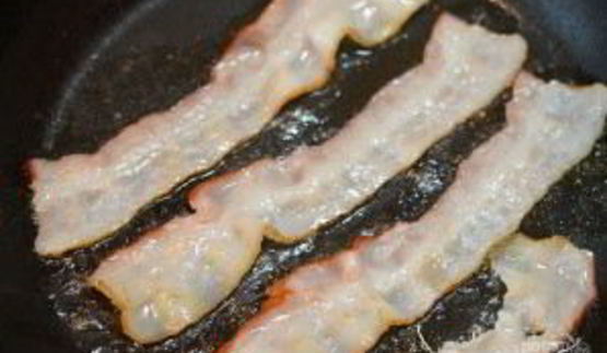 теплый салат с картофелем и беконом