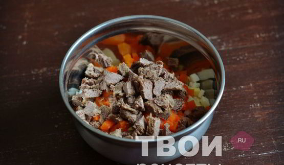оливье с говядиной