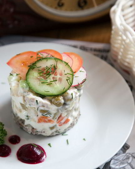 Рецепт оливье с курицей