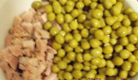 оливье с морковью, бужениной и зеленым луком