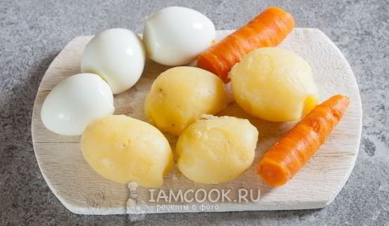 оливье с раковыми шейками