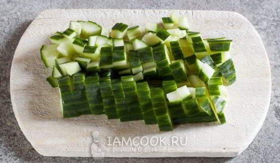 оливье с раковыми шейками