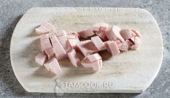 оливье с раковыми шейками