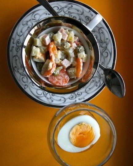 Рецепт оливье с вареной колбасой