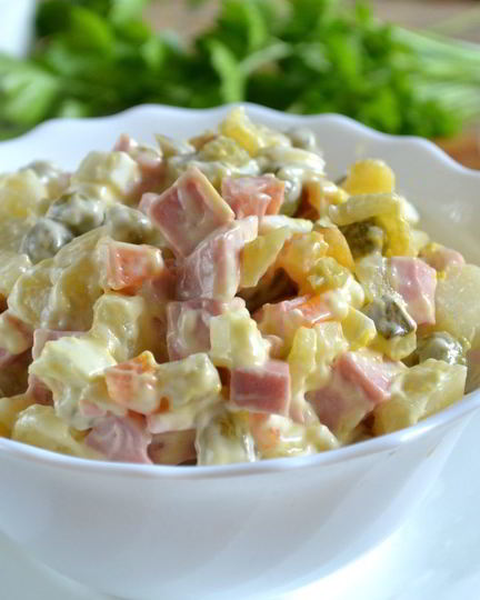 Рецепт салата оливье классический с колбасой