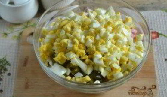 салат оливье классический с колбасой