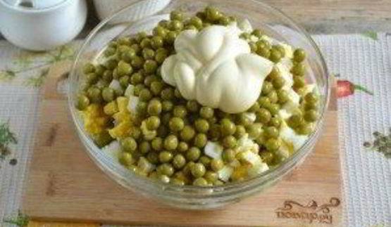 салат оливье классический с колбасой