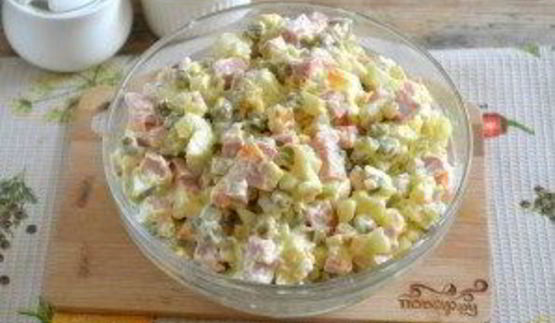 салат оливье классический с колбасой