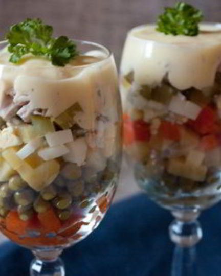 Рецепт салата оливье с курицей под соусом айоли