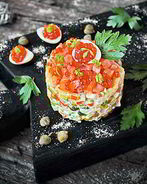 Салат оливье с семгой и красной икрой