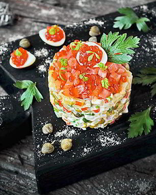 Салат оливье с семгой и красной икрой