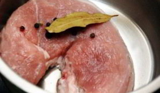 салат оливье со свининой