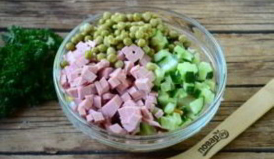 салат оливье в лаваше