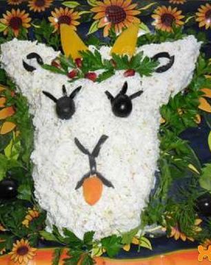 Салат Оливье в виде козы