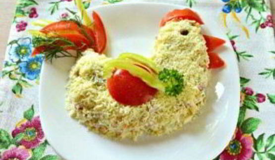 салат в виде петуха оливье