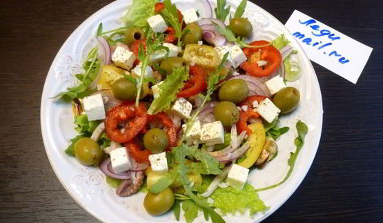 овощной салат с морепродуктами