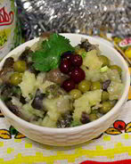 Постный салат с маринованными опятами