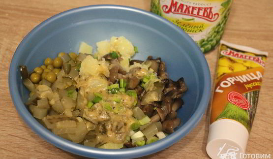 постный салат с маринованными опятами