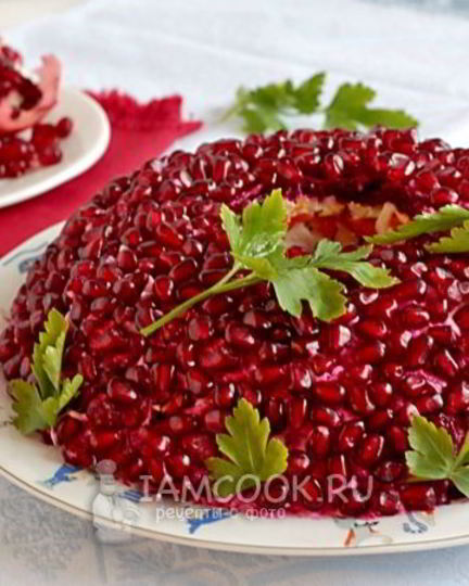 Рецепт салата гранатового браслет с копченой курицей