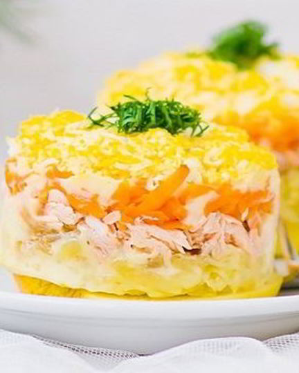 Рецепт мимозы с яблоком и сыром