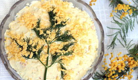 салат мимоза с консервированной горбушей