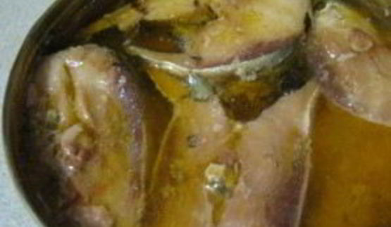 салат мимоза с консервой и сыром