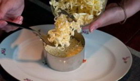 салат мимоза с крабовыми палочками