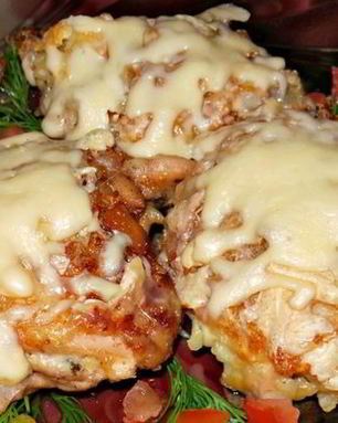 Куриная грудка с грибами под шубой из картофеля