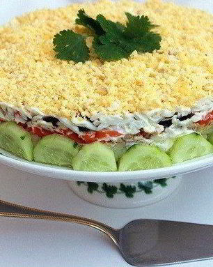 Салат Печень трески под шубой