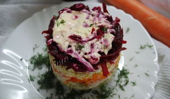 салат под шубой с солеными огурцами