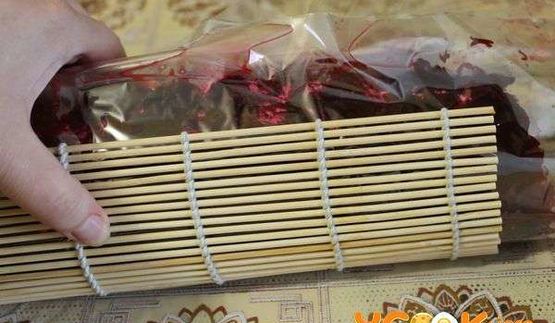 селедка под шубой, свернутая рулетом