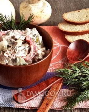 Салат с говядиной и грибами