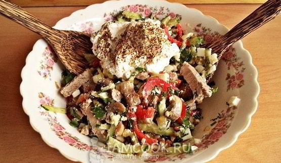 салат с говядиной и грибами
