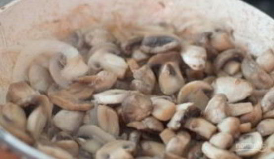 салат с грибами и курицей слоями