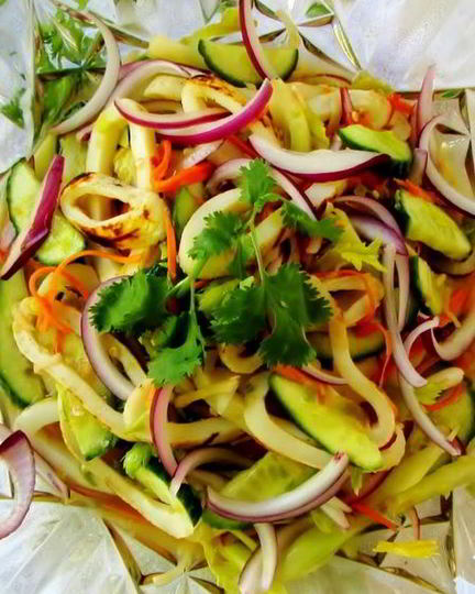 Рецепт салата с кальмарами классический